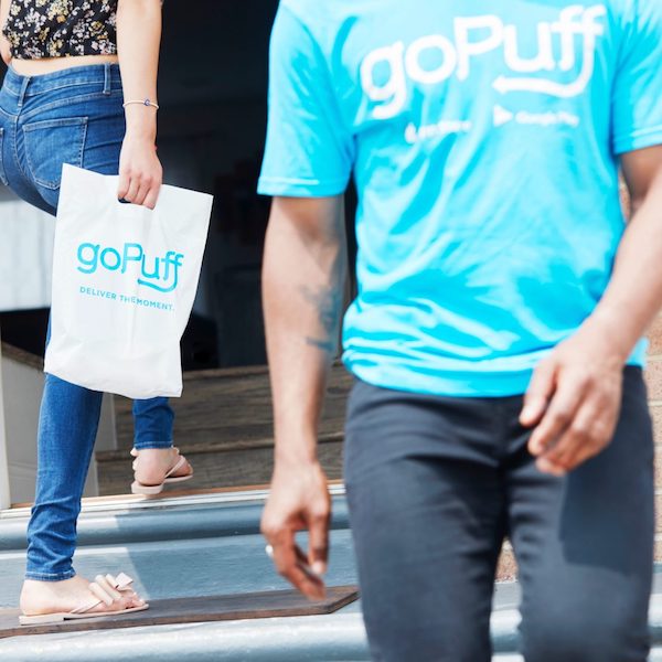 소량의 포장식품, 음료수, 약품을 즉석 배달해주는 고퍼프(goPuff) 배달 서비스. Courtesy: goBrands, Inc.