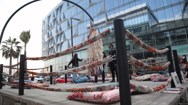 아나 소니 '부메랑 벤치' 도시 신공동체 소통 공간과 가구 디자인