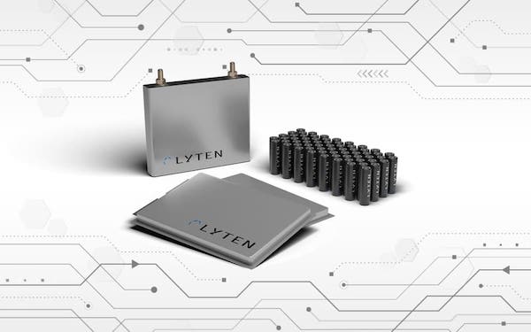 Lyten 사가 개발한 리튬-황(Li-S) LytCell™ 전지. 리튬-황 전지는 금속산화물서 발생한 산소를 함유하지 않아 전기차에 더 안전하다. 낮은 탄소배출량, 빠른 충전, 다양한 형태 조형가능성이 장점이다. Courtesy: Lyten