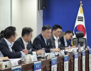 위기의 디스플레이 산업 살리려면?...삼성D·LGD "세액공제 확대 필요" - 뉴스 썸네일 이미지