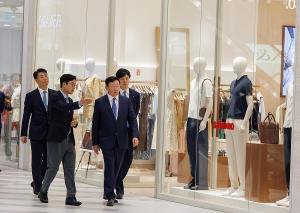 [유통가 레이더] "베트남은 롯데 글로벌 사업 핵심 국가"... 신동빈, 올해... - 뉴스 썸네일 이미지