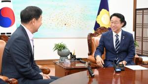 최태원 회장의 대한상 제주포럼에 조정식 국회의장 참석 왜...구윤철 경... - 뉴스 썸네일 이미지